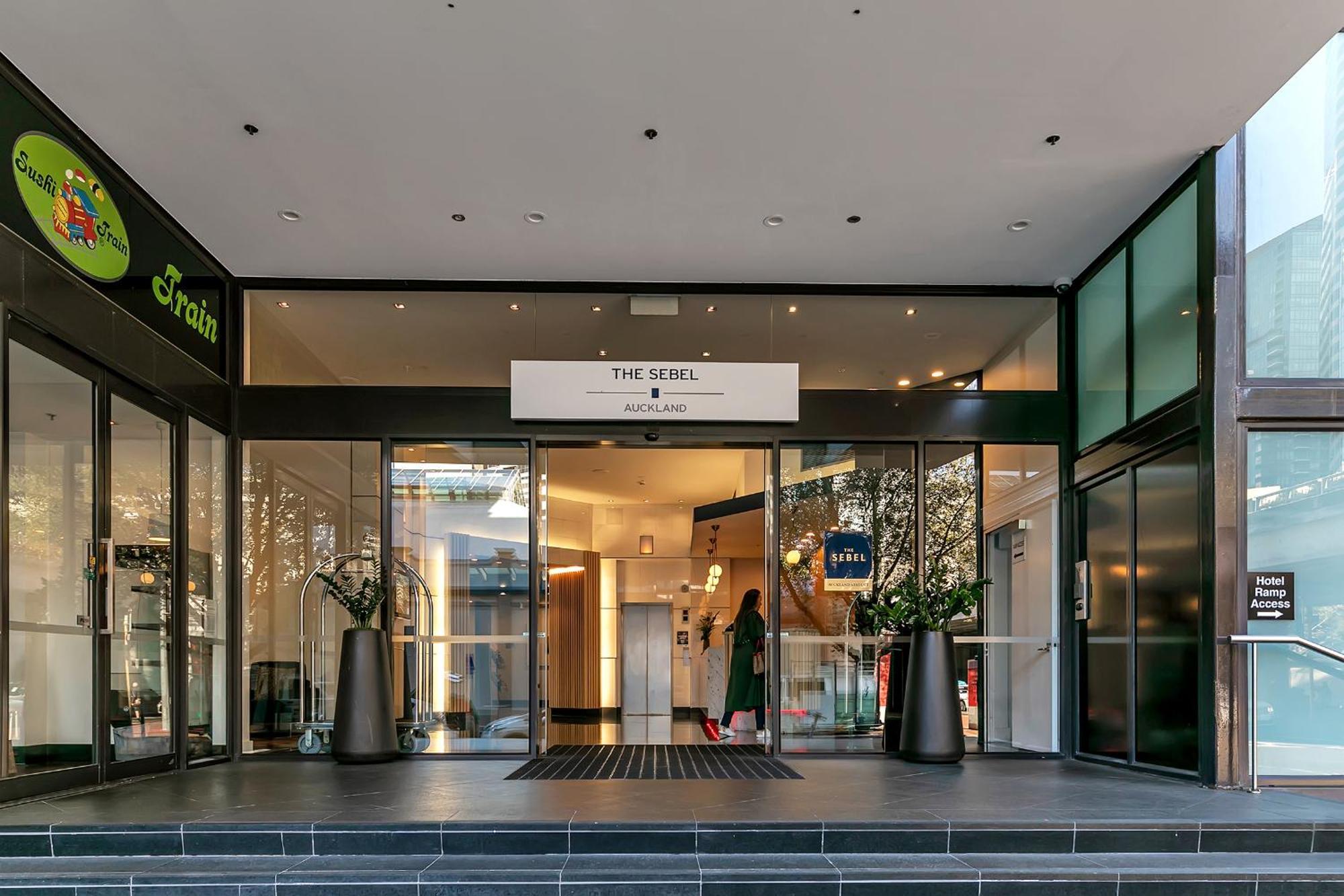 Luxurious & Spacious Living With Breathtaking Views Auckland Exterior foto